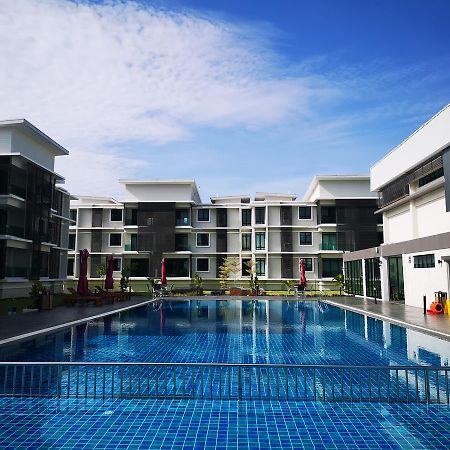 The Meadow Park Apartment Kampar Exterior foto