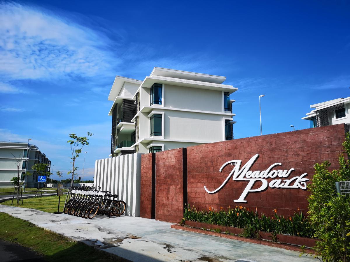 The Meadow Park Apartment Kampar Exterior foto